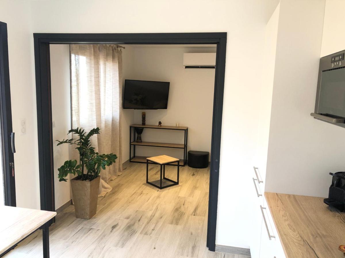 Chez Fred Et Marie Apartment Фигари Екстериор снимка