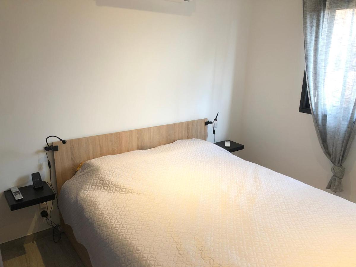 Chez Fred Et Marie Apartment Фигари Екстериор снимка