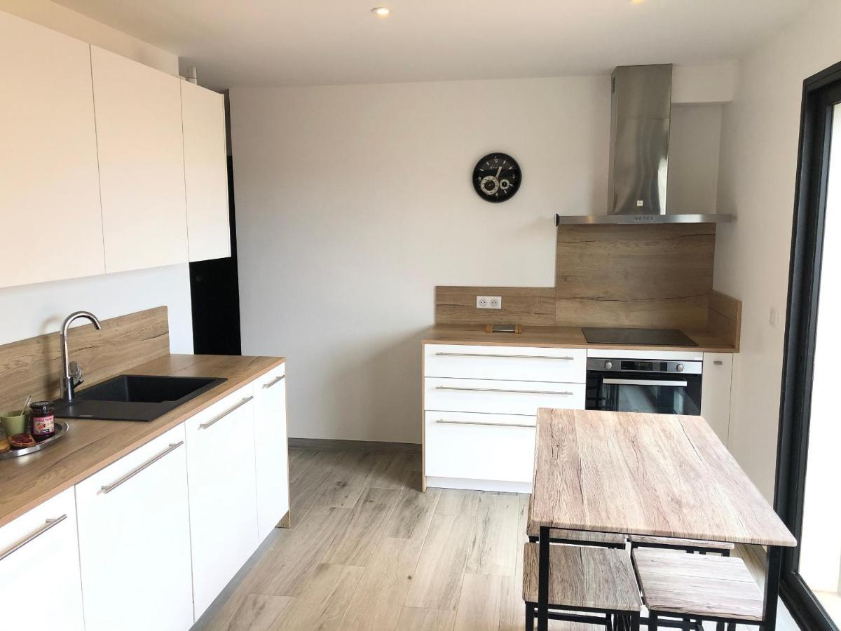 Chez Fred Et Marie Apartment Фигари Екстериор снимка